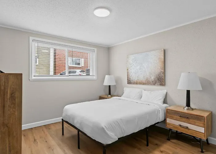 Newly Renovated Unit In Spfld #103 * Springfield