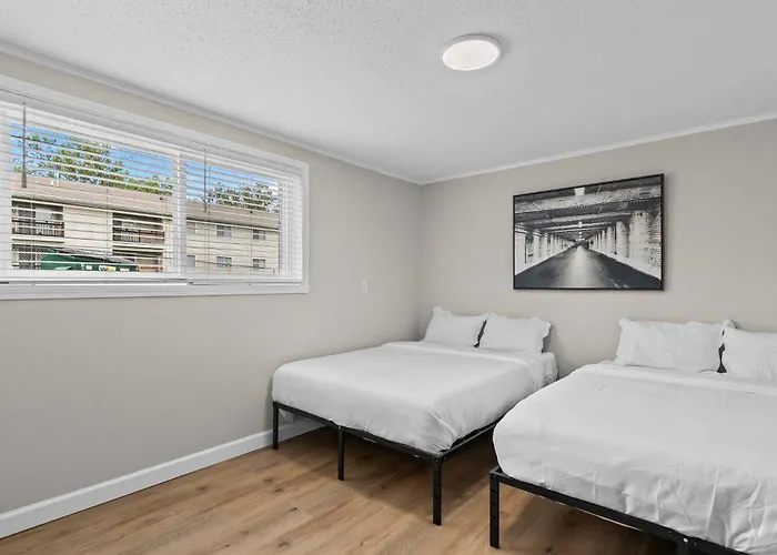 Newly Renovated Unit In Spfld #103 *